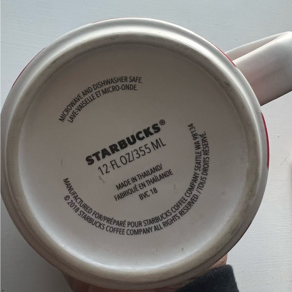 Starbucks Coff Mug 2018 Holiday Collection Red and White Candy Striped 12oz - Picture 2 of 7